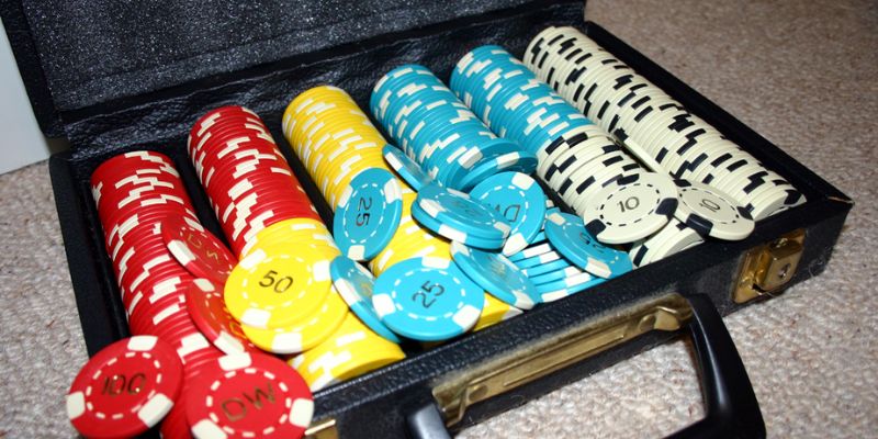 Chip Poker – Khám Phá Khái Niệm Cụ Thể Tại Nhà Cái Jun88_692a897fe7926.jpeg
